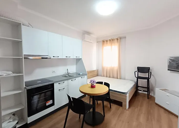 Auras Sweet * Tirana